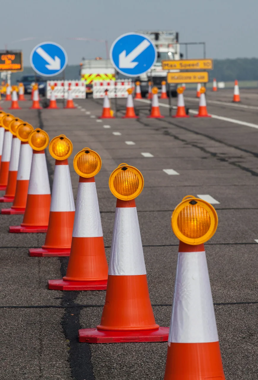 Control Traffic Stop Slow