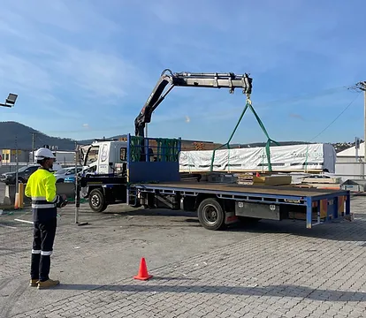 Vehicle Loading Crane Under 10 mt